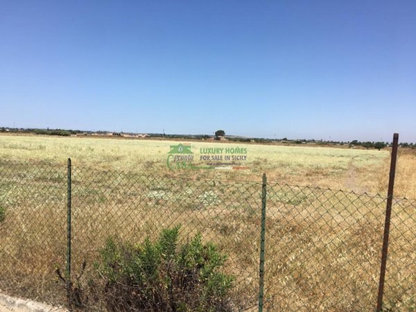 terreno industriale in vendita a Comiso