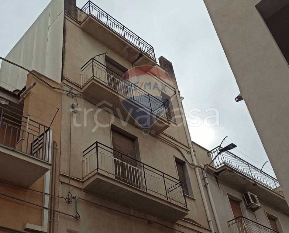 casa indipendente in vendita a Comiso in zona Centro Storico