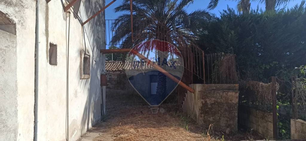 casa indipendente in vendita a Comiso in zona Quaglio