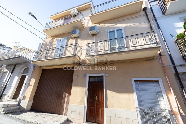 appartamento in vendita a Comiso in zona Centro Storico