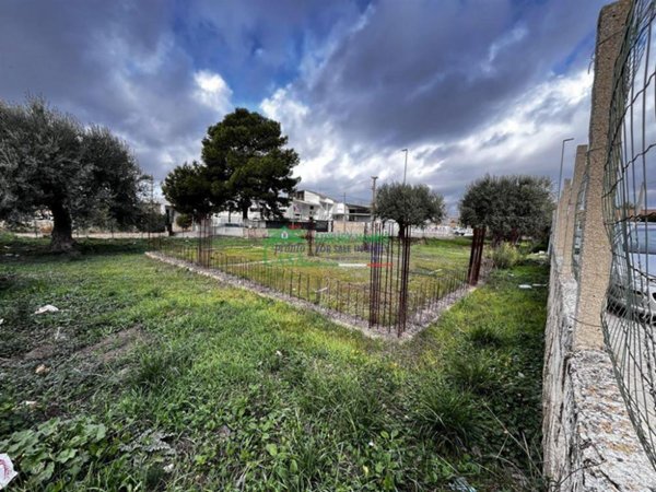 casa indipendente in vendita a Comiso