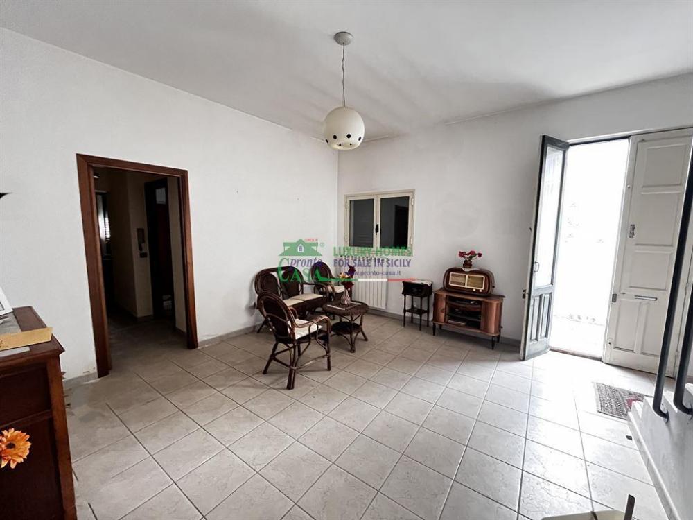 casa indipendente in vendita a Comiso in zona Centro Storico
