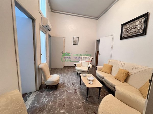 casa indipendente in vendita a Comiso in zona Centro Storico