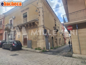 appartamento in vendita a Comiso in zona Centro Storico