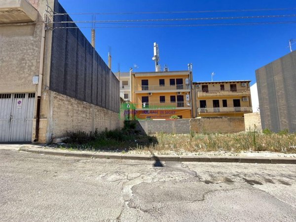 casa indipendente in vendita a Comiso