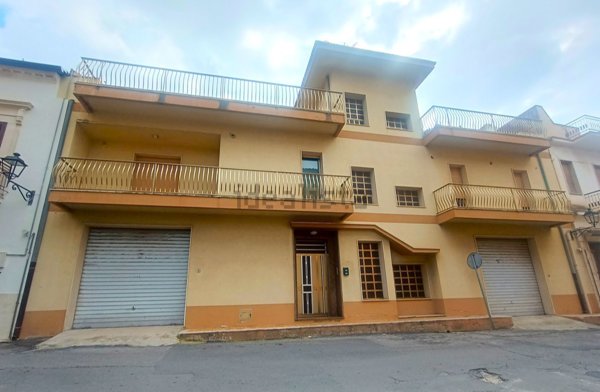 casa indipendente in vendita a Comiso in zona Centro Storico