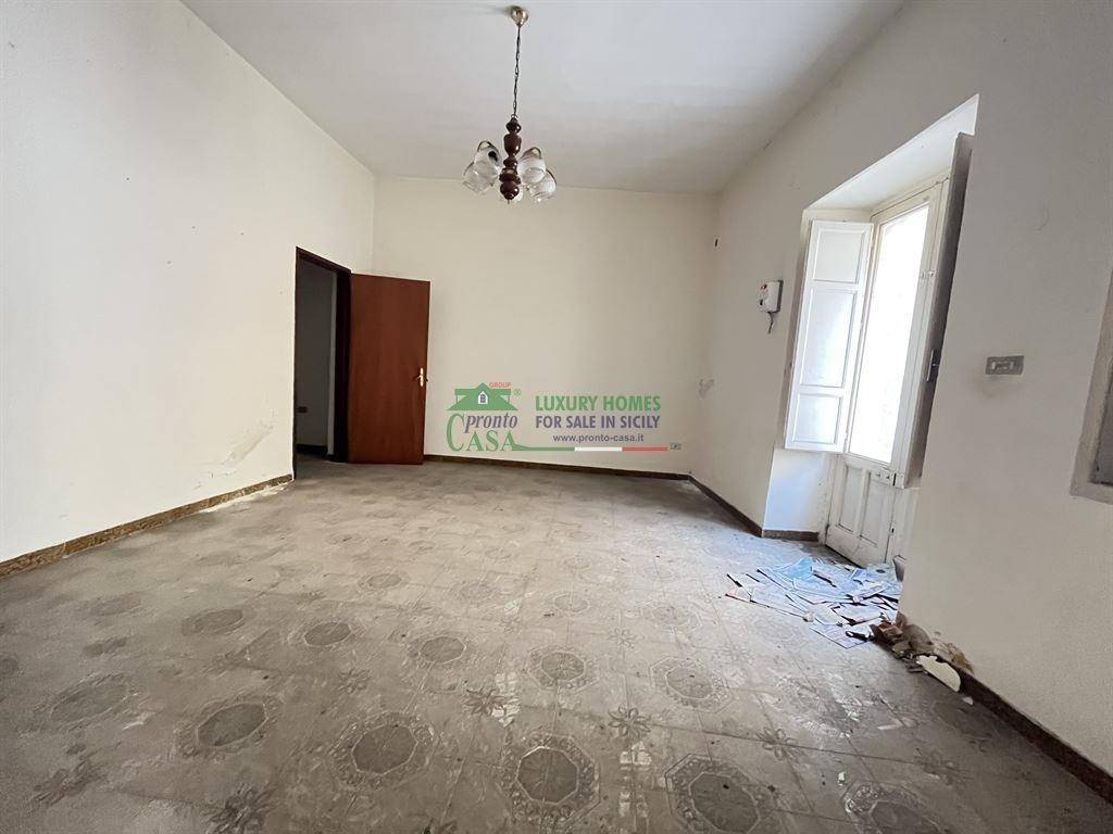 casa indipendente in vendita a Comiso