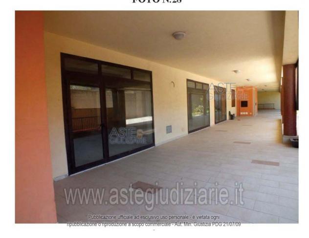 negozio in vendita a Comiso