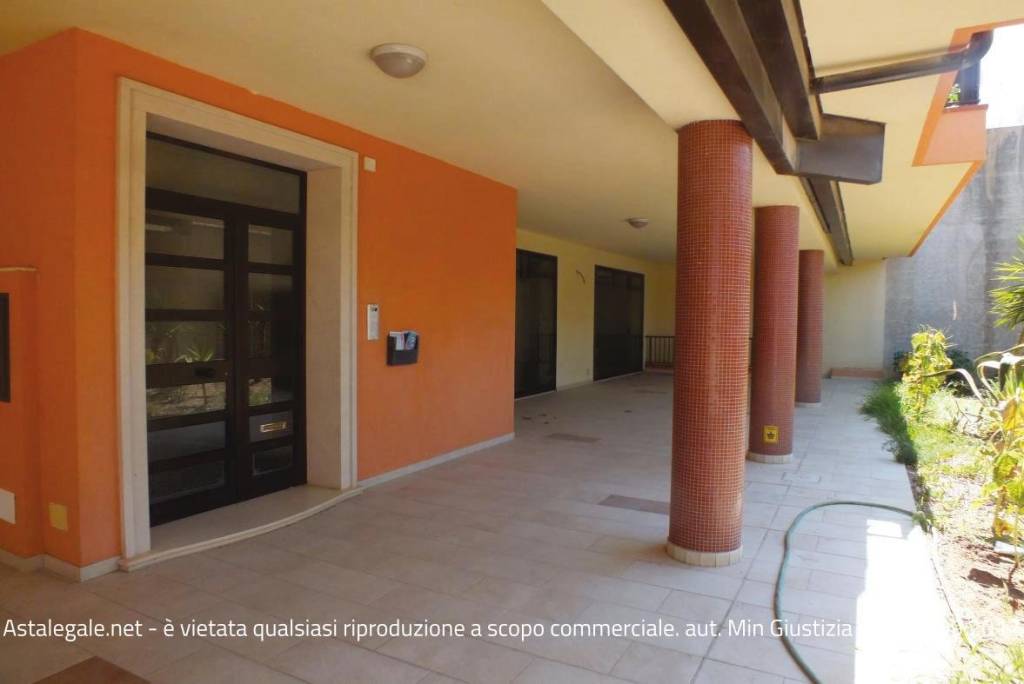 negozio in vendita a Comiso