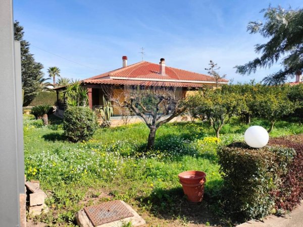 casa indipendente in vendita a Comiso