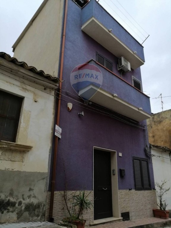 casa indipendente in vendita a Comiso