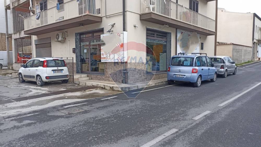 locale commerciale in vendita a Comiso