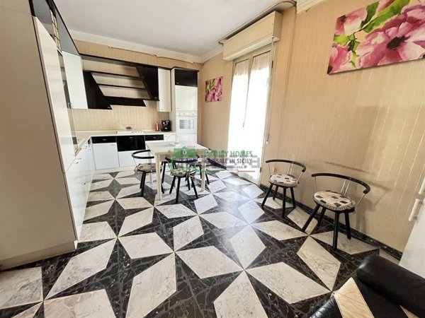 casa indipendente in vendita a Comiso