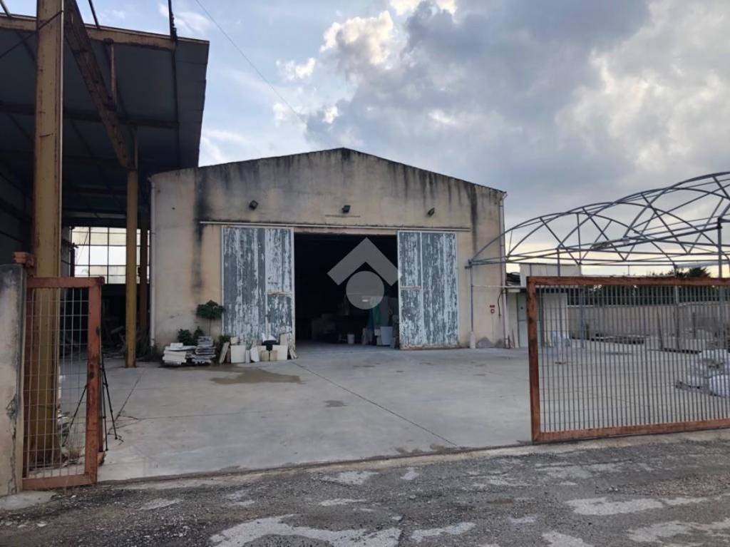 capannone in vendita a Comiso