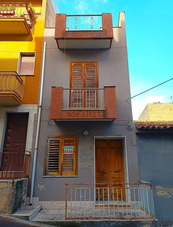 pentavano in vendita a Comiso in zona Centro Storico