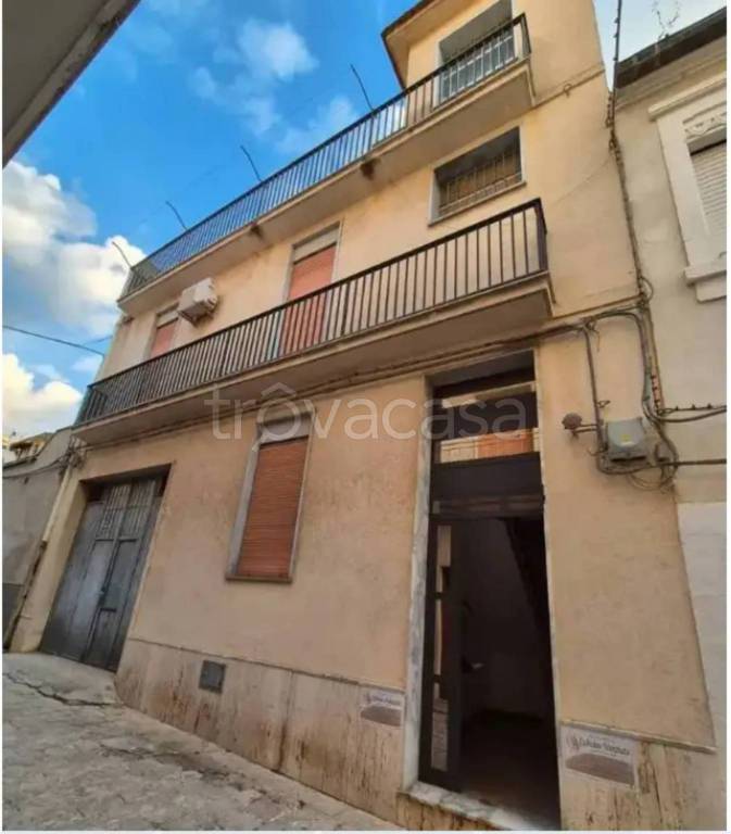 casa indipendente in vendita a Comiso