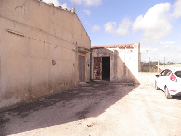 casa indipendente in vendita a Comiso