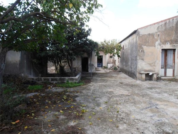 casa indipendente in vendita a Comiso