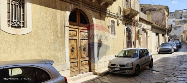 casa indipendente in vendita a Comiso in zona Centro Storico