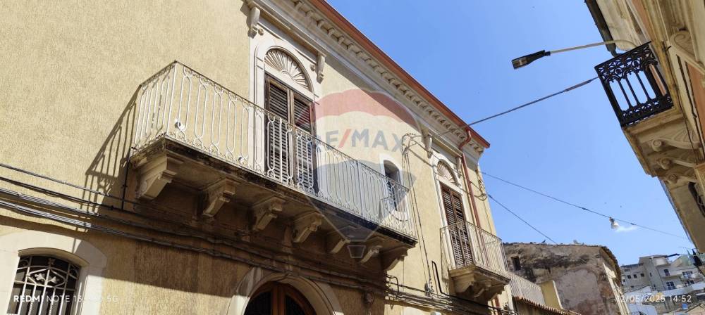 casa indipendente in vendita a Comiso in zona Centro Storico
