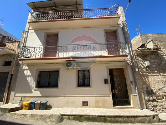 casa indipendente in vendita a Comiso in zona Centro Storico