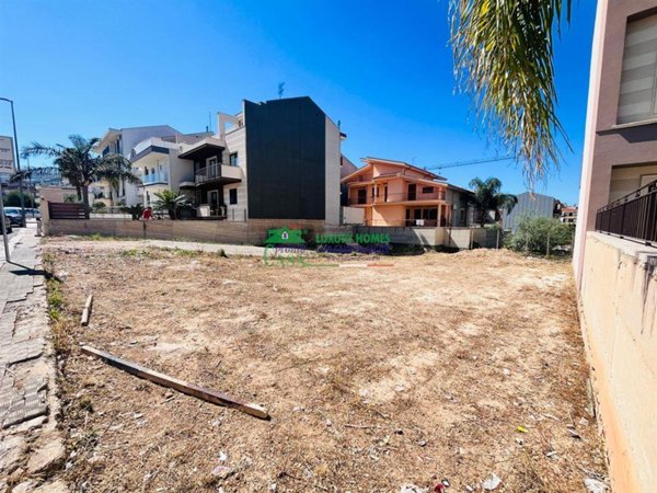 terreno edificabile in vendita a Comiso