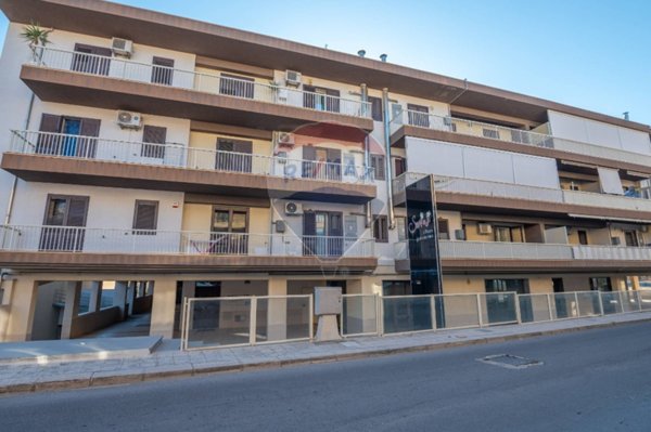 locale commerciale in vendita a Comiso