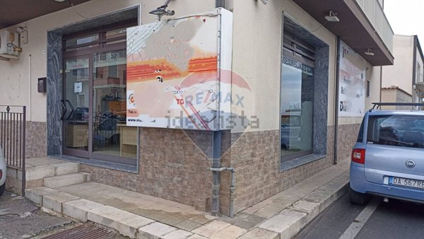 locale commerciale in vendita a Comiso