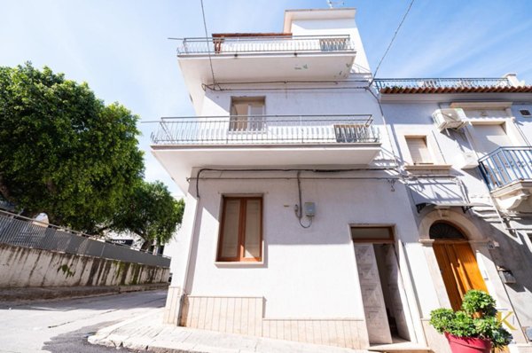 casa indipendente in vendita a Comiso