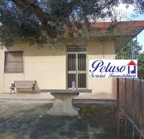 casa indipendente in vendita a Comiso