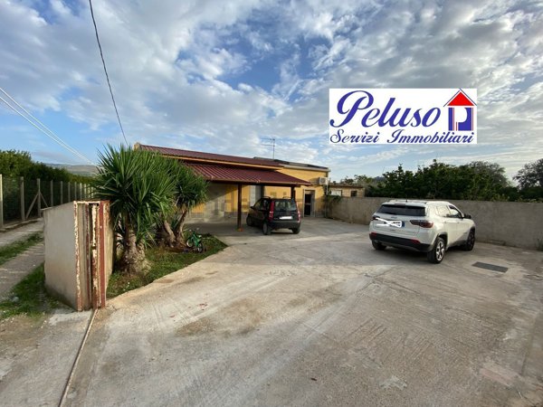 casa indipendente in vendita a Comiso
