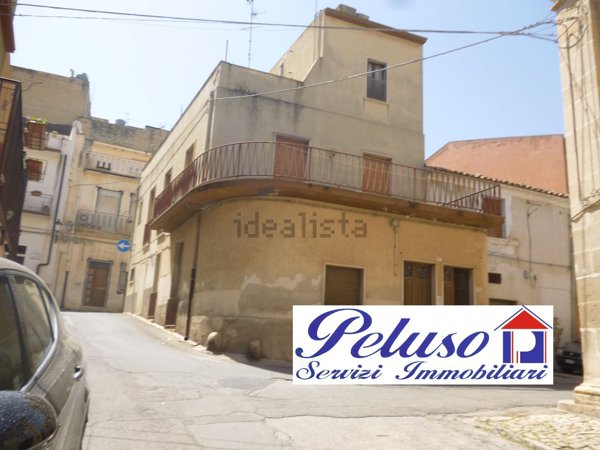 casa indipendente in vendita a Comiso in zona Centro Storico