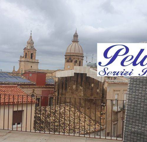 casa indipendente in vendita a Comiso in zona Centro Storico