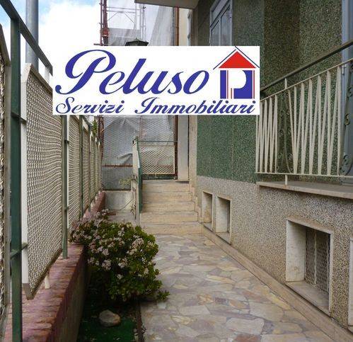 casa indipendente in vendita a Comiso