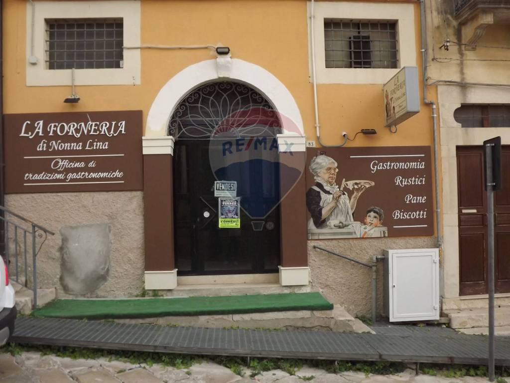 negozio in vendita a Comiso