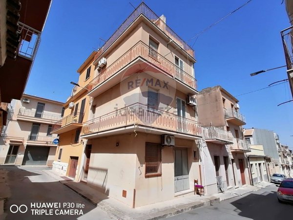 casa indipendente in vendita a Comiso