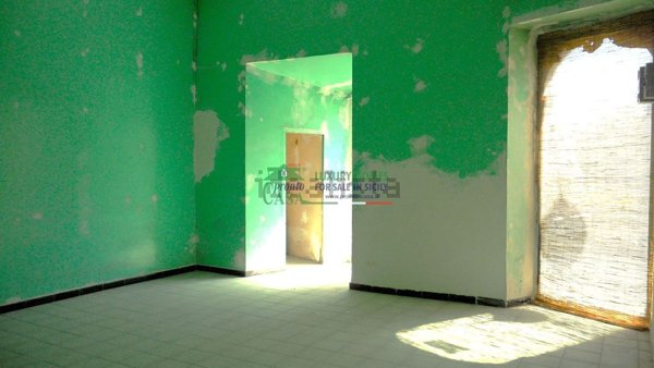 casa indipendente in vendita a Comiso in zona Centro Storico