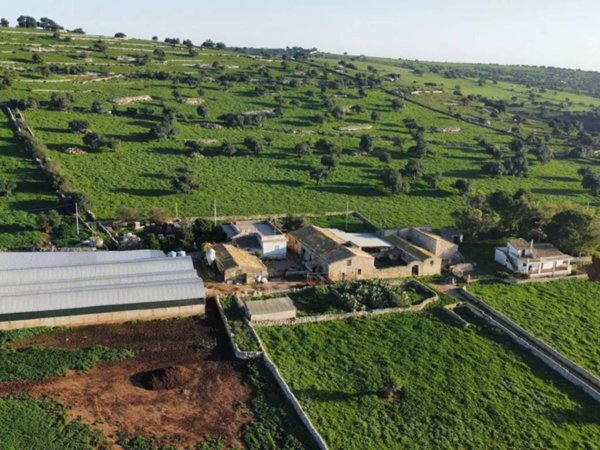 casa indipendente in vendita a Comiso