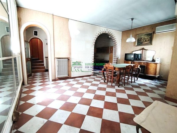 casa indipendente in vendita a Comiso in zona Centro Storico