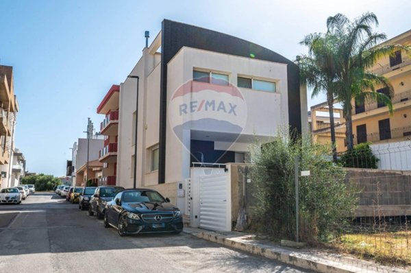 casa indipendente in vendita a Comiso