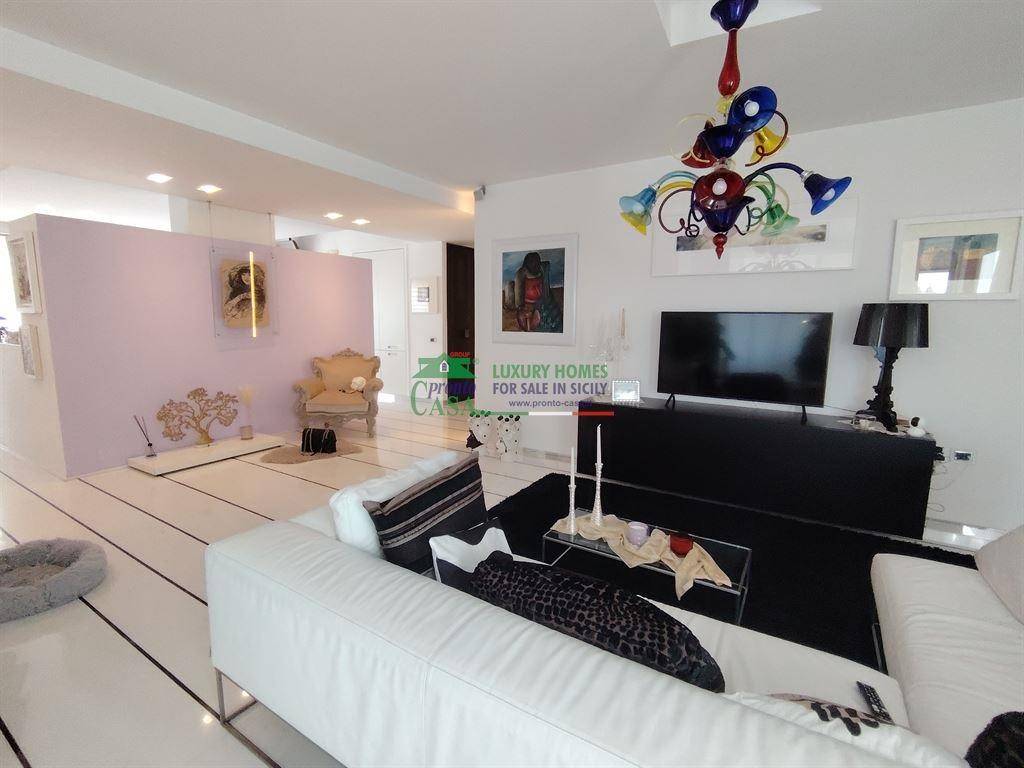 appartamento in vendita a Comiso in zona Centro Storico