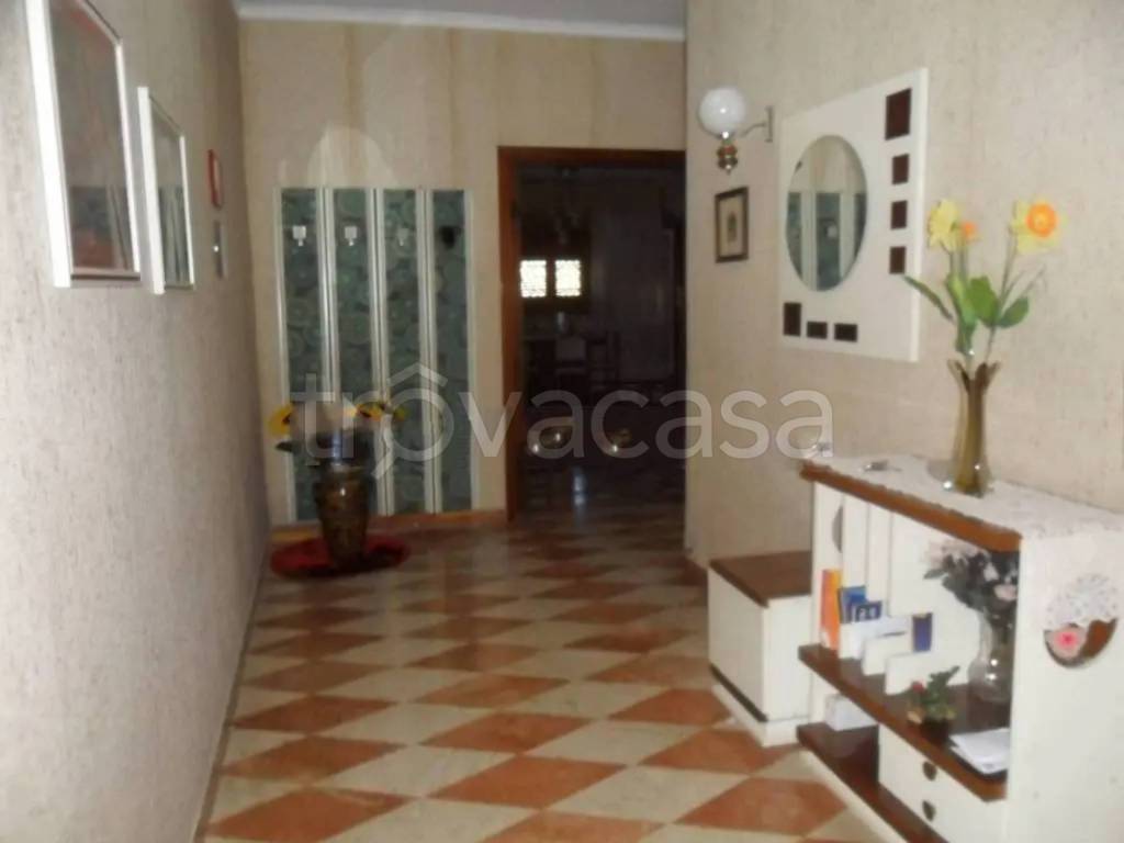 appartamento in vendita a Comiso in zona Centro Storico