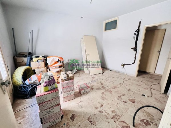 casa indipendente in vendita a Comiso in zona Centro Storico