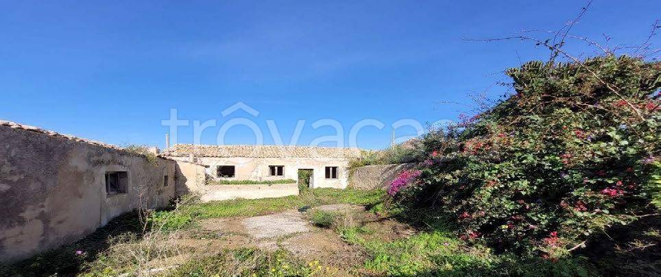 casa indipendente in vendita a Comiso