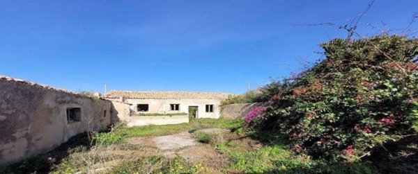 casa indipendente in vendita a Comiso