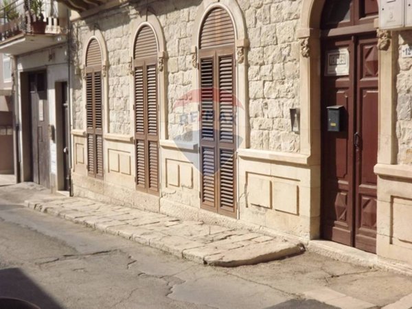 casa indipendente in vendita a Comiso
