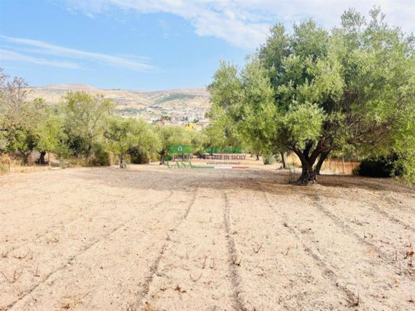 terreno edificabile in vendita a Comiso
