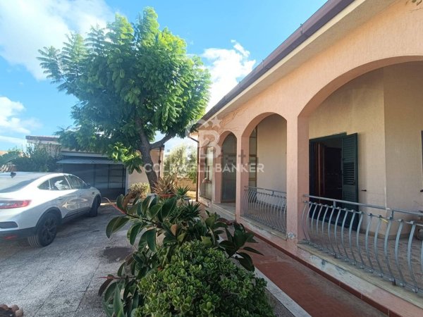 casa indipendente in vendita a Comiso