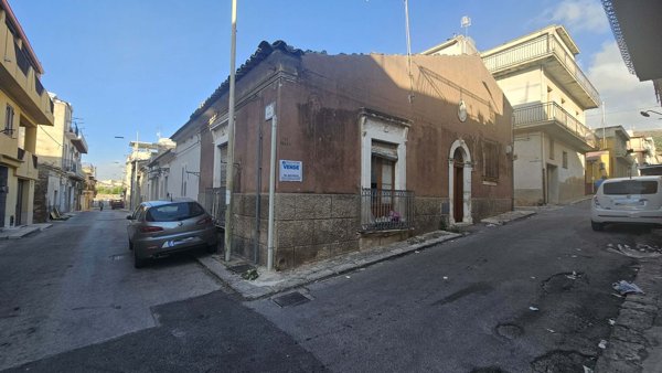 casa indipendente in vendita a Comiso