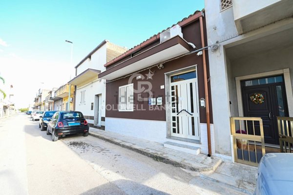 casa indipendente in vendita a Comiso in zona Pedalino